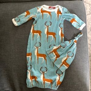 Milk barn gown and hat